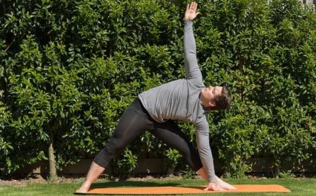 Simple-Daily-Habits-That-Improve-Posture